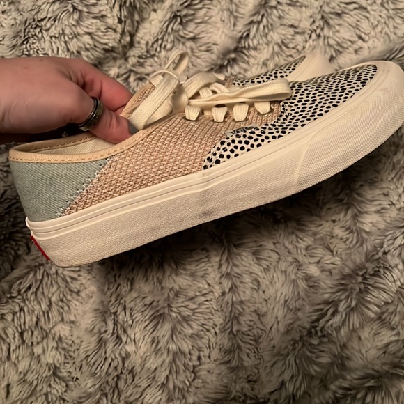 vans - Picture 3 of 6